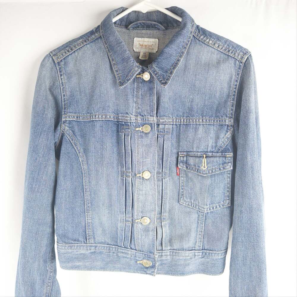 Levi's Women's Medium Wash Denim Trucker Jacket
